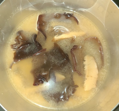 旨み凝縮!キクラゲと干し椎茸の極上味噌汁の作り方の写真
