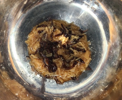 コリッとろ食感!キクラゲとなめ茸の豆腐がけの作り方の写真