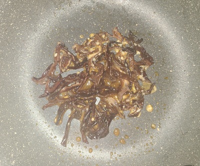 にんにく香る!ピリ辛がクセになる!ラー油キクラゲの作り方の写真