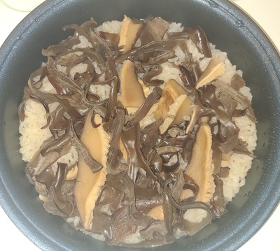 旨味たっぷり!キクラゲ×椎茸のW旨味ご飯の作り方の写真