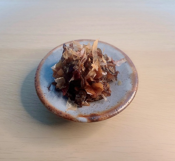 梅の酸味が爽やか！鰹香る和風きくらげ梅あえの写真