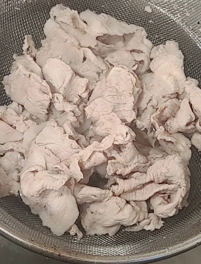 ツルっと豚しゃぶごまキクラゲうどんの作り方の写真