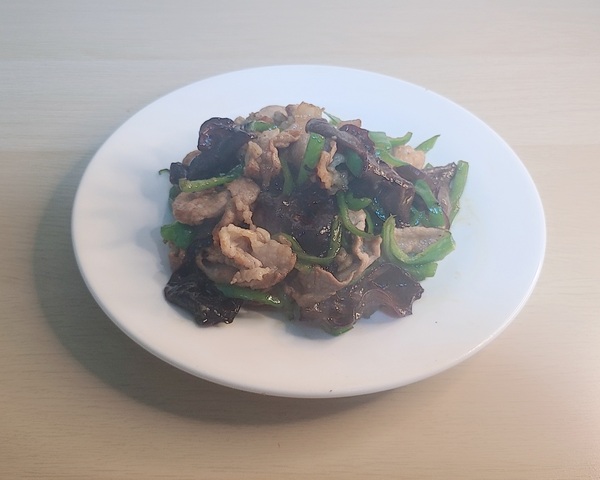 夏バテ対策！豚肉とキクラゲのスタミナ炒めの写真