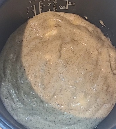 キクラゲ香る♪しっとりモチモチ炊飯器バナナケーキ（3合炊き）の作り方の写真