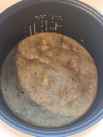 キクラゲ香る♪しっとりモチモチ炊飯器バナナケーキ（3合炊き）の作り方の写真