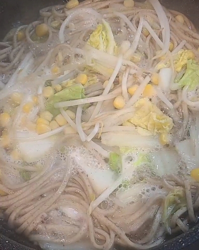 ワンパン豆乳キクラゲうどんの作り方の写真