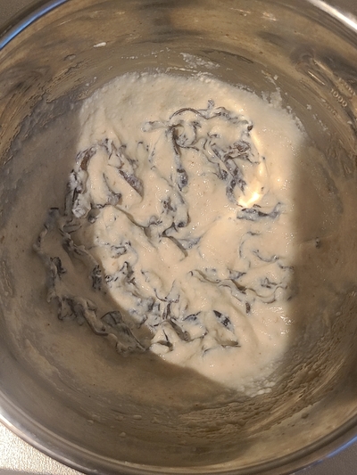 白と黒が織り成す、キクラゲと豆腐の胡麻クリーム和えの作り方の写真