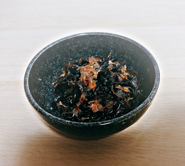 深い旨味がしみる、上品な「キクラゲの土佐煮」の写真