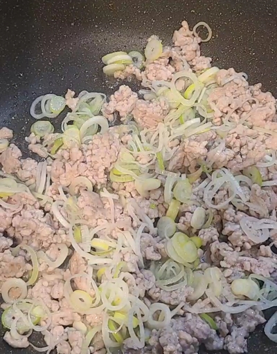 胡麻香る、キクラゲ麺の担々仕立てうどんの作り方の写真