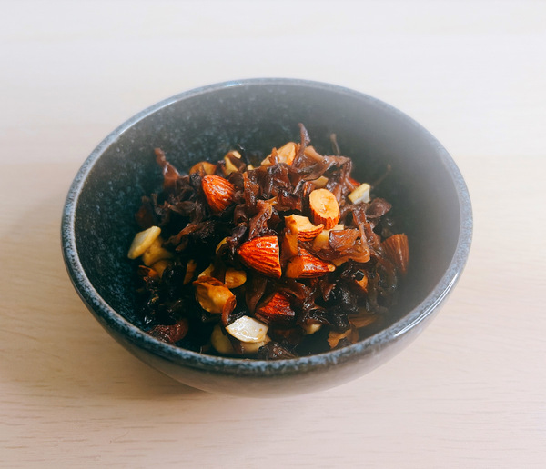 香ばしさ広がる、やさしい「キクラゲとナッツのスパイス和え」の写真